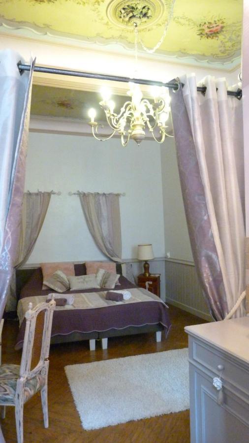 Cote Cite Bed & Breakfast *